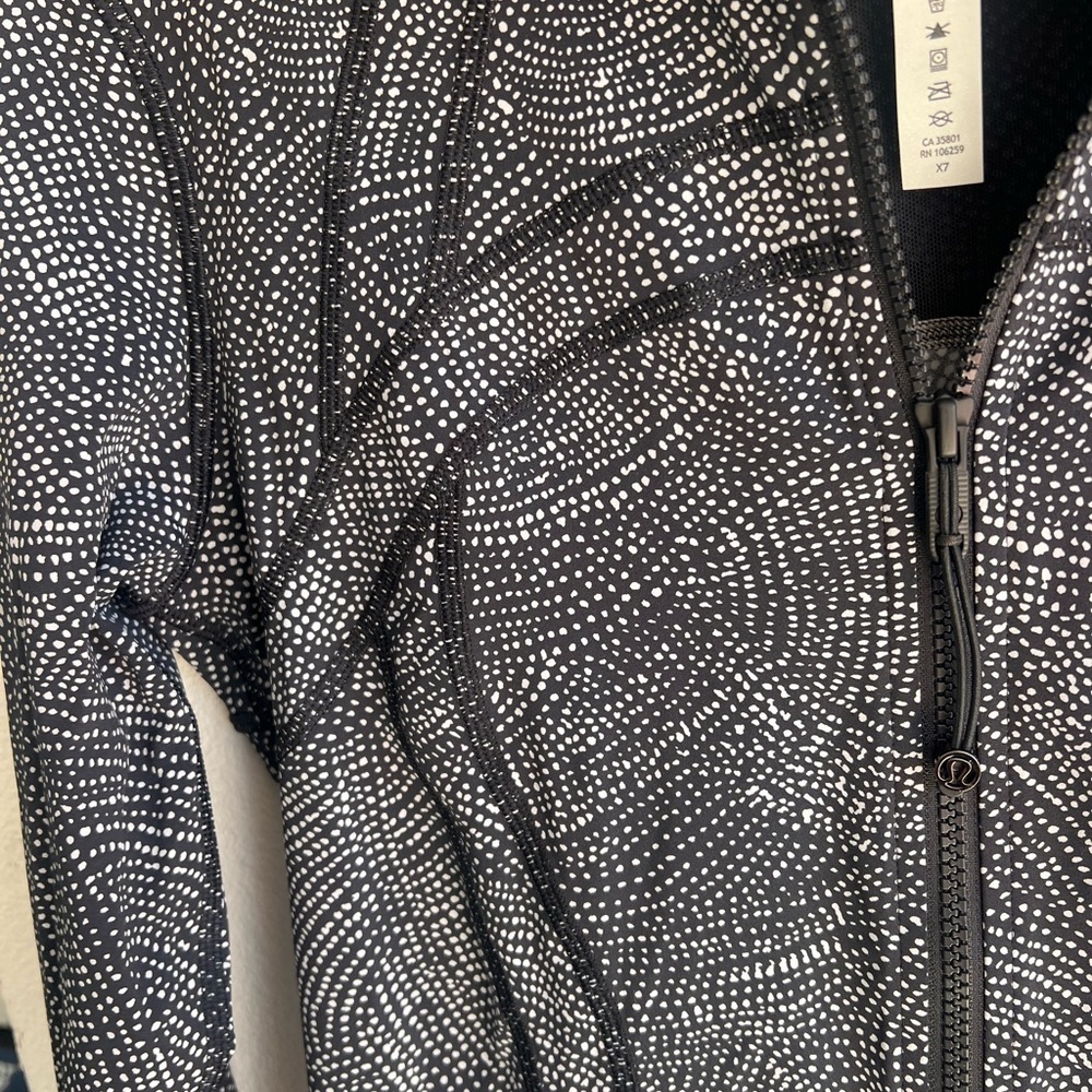 Lululemon spotted define jacket - Picture 3 of 4